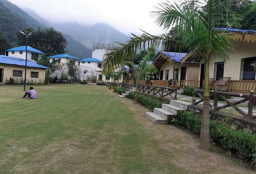 Hotel Nakshatra Resort