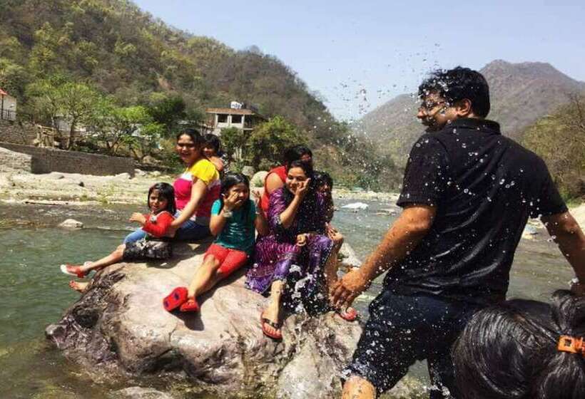 Hotel Nakshatra Resort