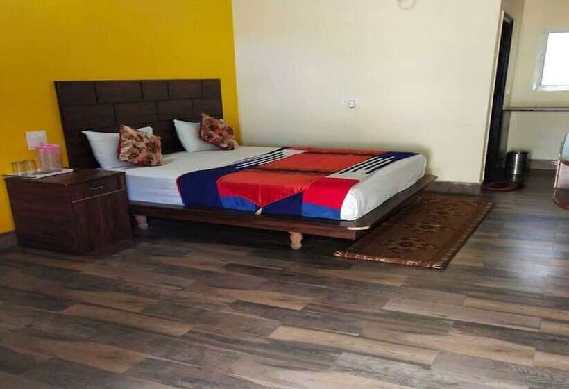 Hotel Nakshatra Resort