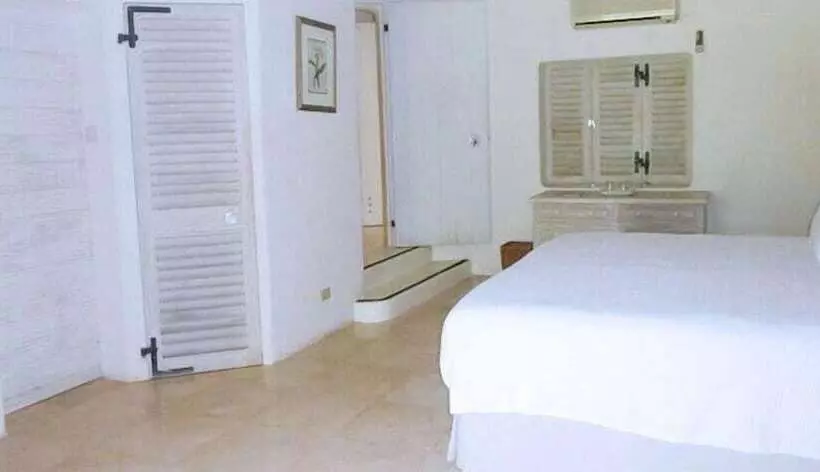 Landmark House & Cottage