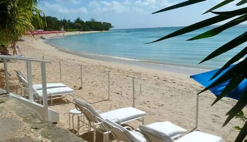 Landmark House & Cottage