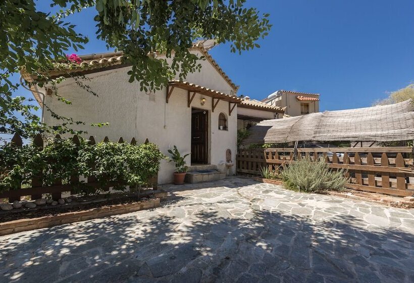 Seaside Heaven   Sunset Views Close To The Beach