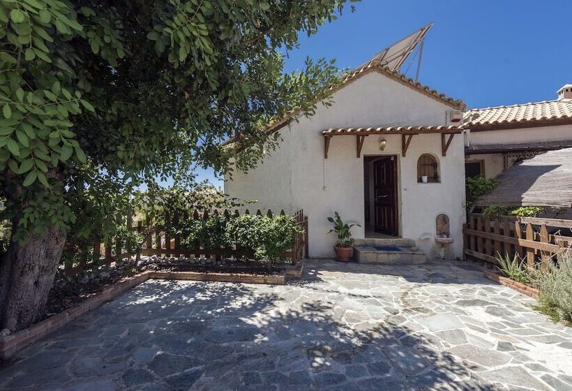 Seaside Heaven   Sunset Views Close To The Beach