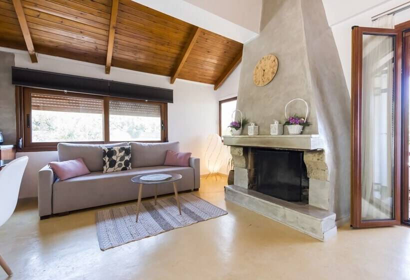 Seaside Heaven   Sunset Views Close To The Beach