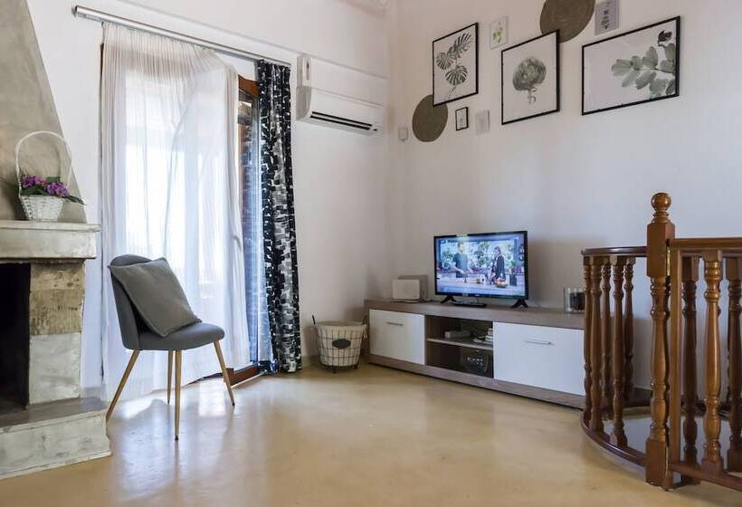 Seaside Heaven   Sunset Views Close To The Beach