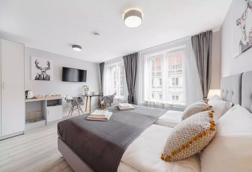 Six Suites, Old Town