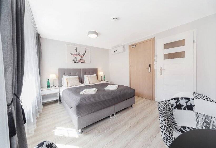 Six Suites, Old Town