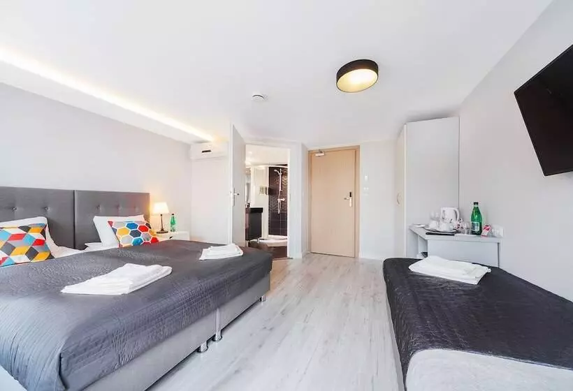 Six Suites, Old Town