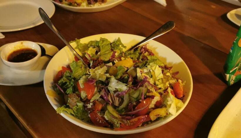 בית מלון כפרי Turtle Bay Beach Resort