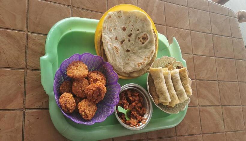 בית מלון כפרי Turtle Bay Beach Resort