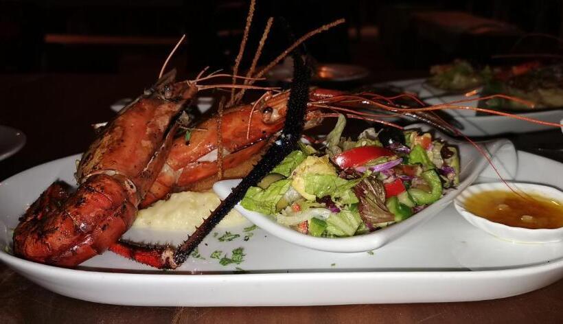 בית מלון כפרי Turtle Bay Beach Resort