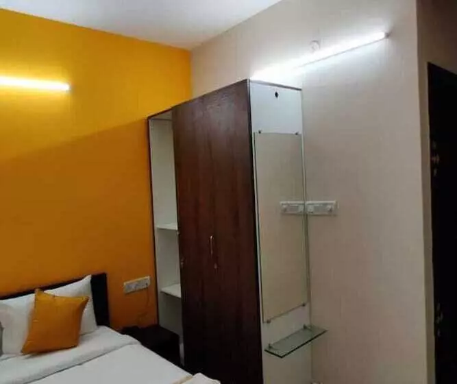 هتل I Cloud Elite Suites