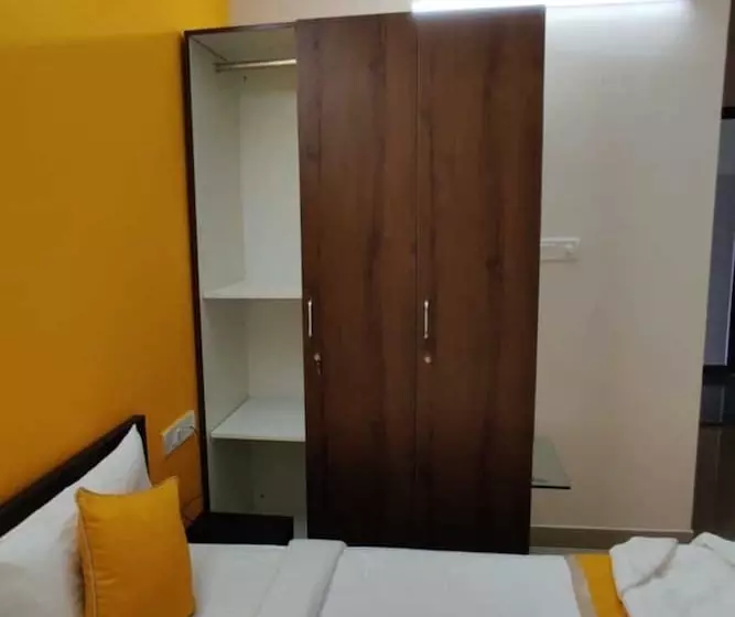 هتل I Cloud Elite Suites