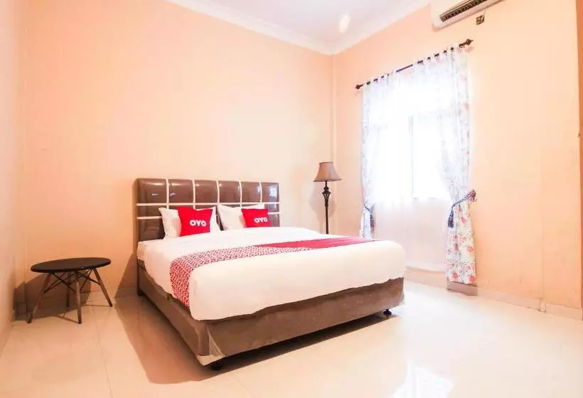 ホテル Oyo 2138 Tiaz Residence
