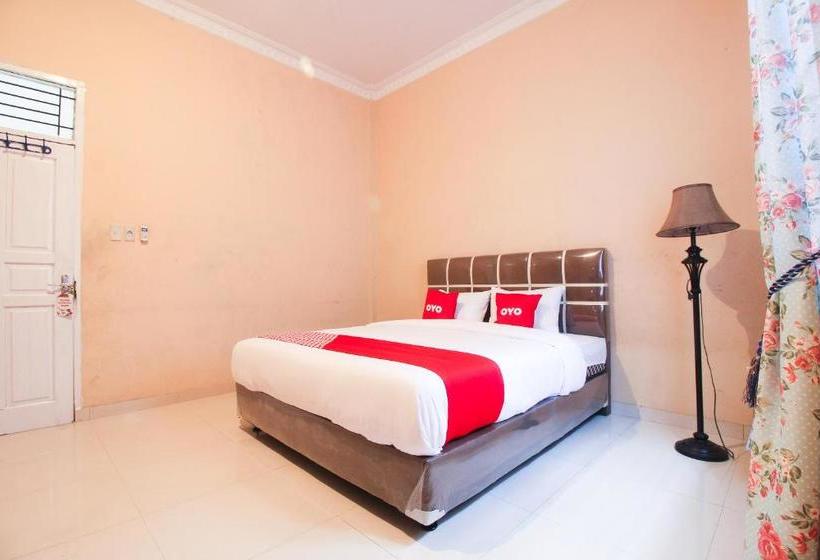 בית מלון כפרי Oyo 2138 Tiaz Residence
