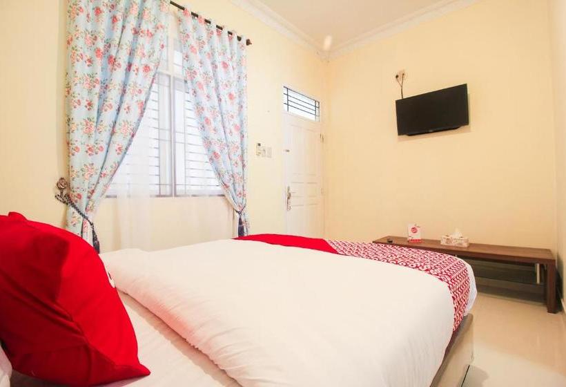 בית מלון כפרי Oyo 2138 Tiaz Residence