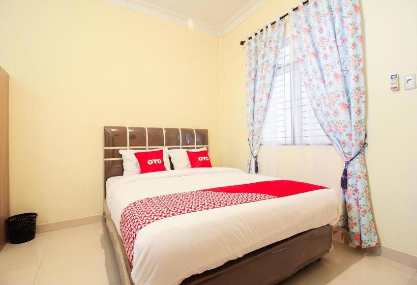 בית מלון כפרי Oyo 2138 Tiaz Residence