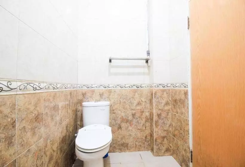 ホテル Oyo 2138 Tiaz Residence