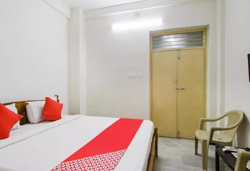 Hotelli Oyo 63077 Sarah Homestay