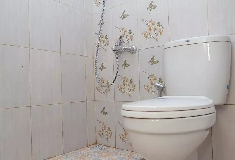 ペンション Reddoorz Syariah @ Puri Kalijaga Street