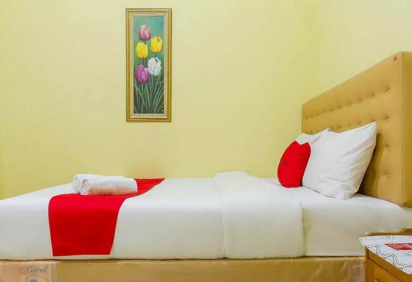 ペンション Reddoorz Syariah @ Puri Kalijaga Street