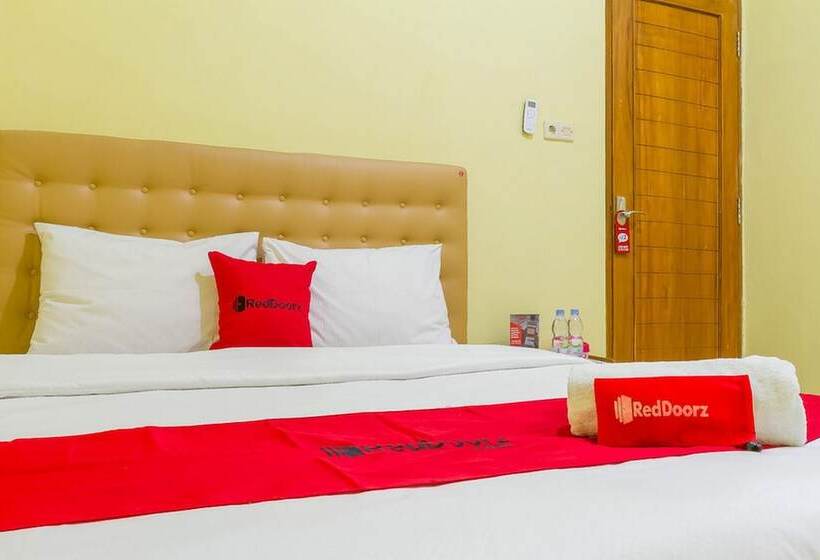 פנסיון Reddoorz Syariah @ Puri Kalijaga Street