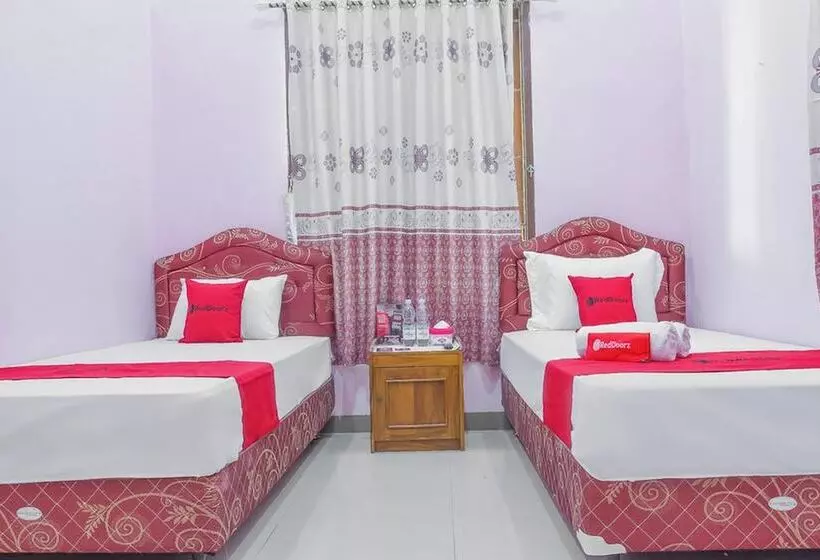 ペンション Reddoorz Syariah @ Puri Kalijaga Street