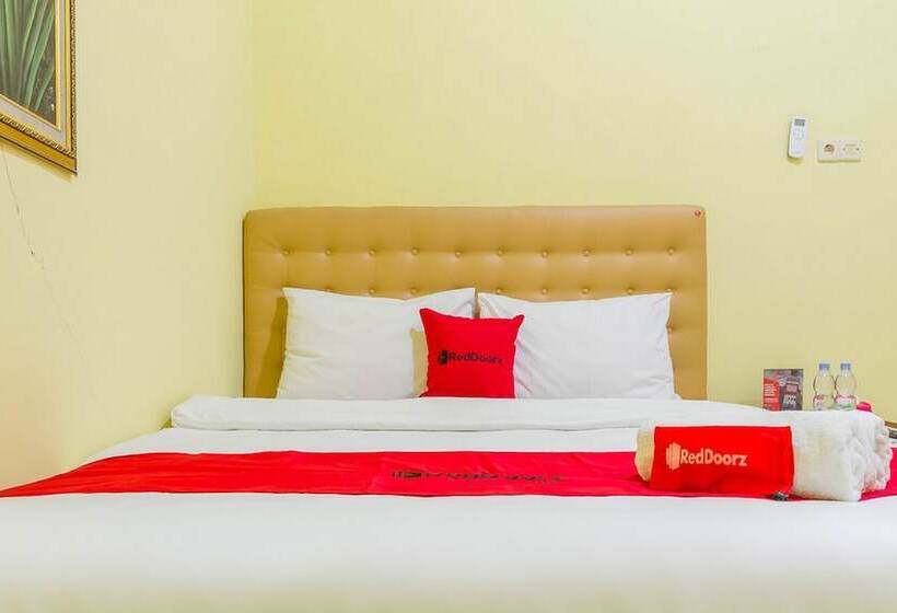 פנסיון Reddoorz Syariah @ Puri Kalijaga Street