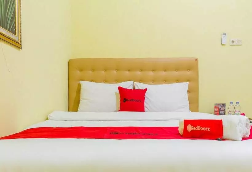 ペンション Reddoorz Syariah @ Puri Kalijaga Street