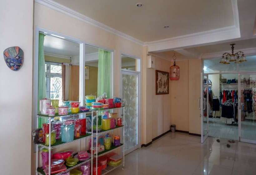 Reddoorz Plus Syariah @ Hotel Boulevard Luwuk