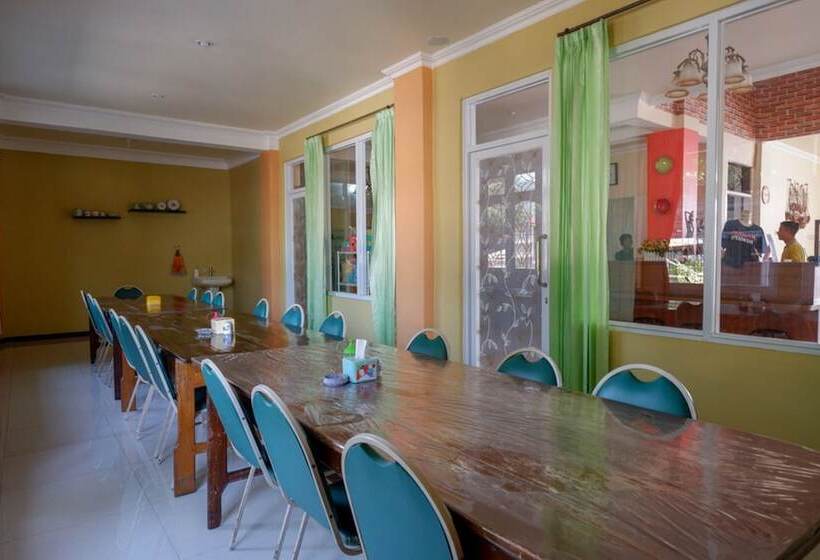 Reddoorz Plus Syariah @ Hotel Boulevard Luwuk