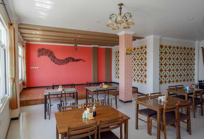 Reddoorz Plus Syariah @ Hotel Boulevard Luwuk