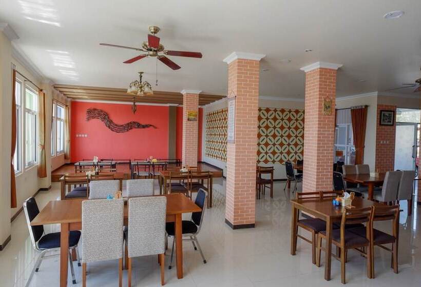 Reddoorz Plus Syariah @ Hotel Boulevard Luwuk