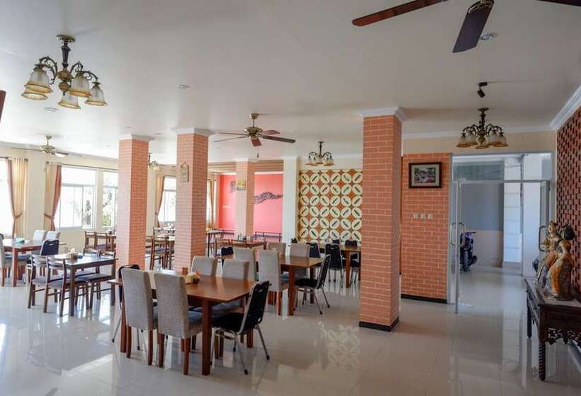 Reddoorz Plus Syariah @ Hotel Boulevard Luwuk