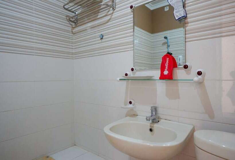 Reddoorz Plus Syariah @ Hotel Boulevard Luwuk