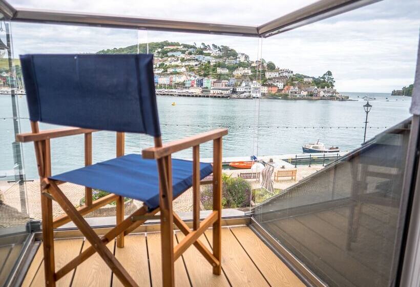 Bed and Breakfast Waterfront House