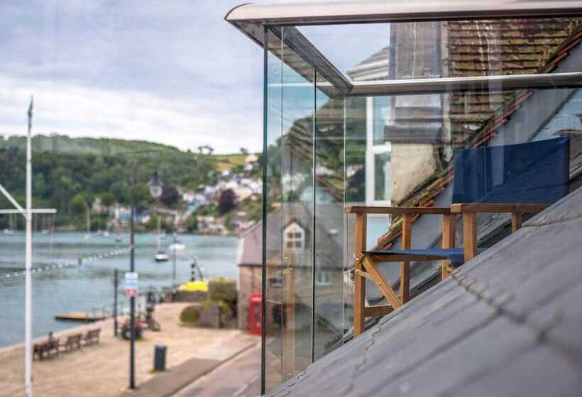 Bed and Breakfast Waterfront House