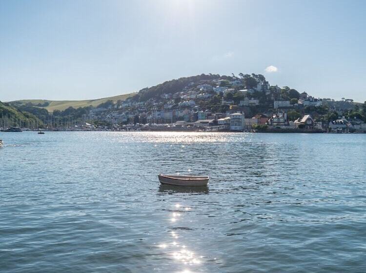 Bed and Breakfast Waterfront House