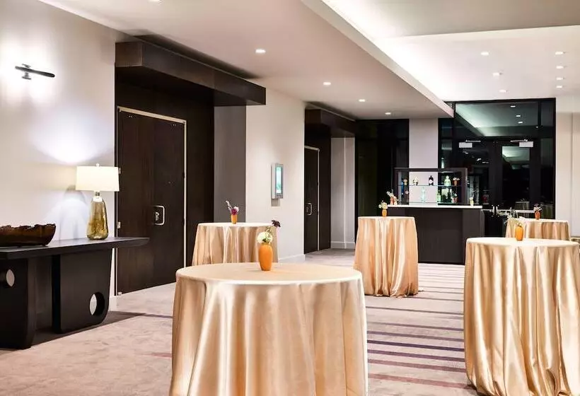 Отель Adero Scottsdale Resort, Autograph Collection