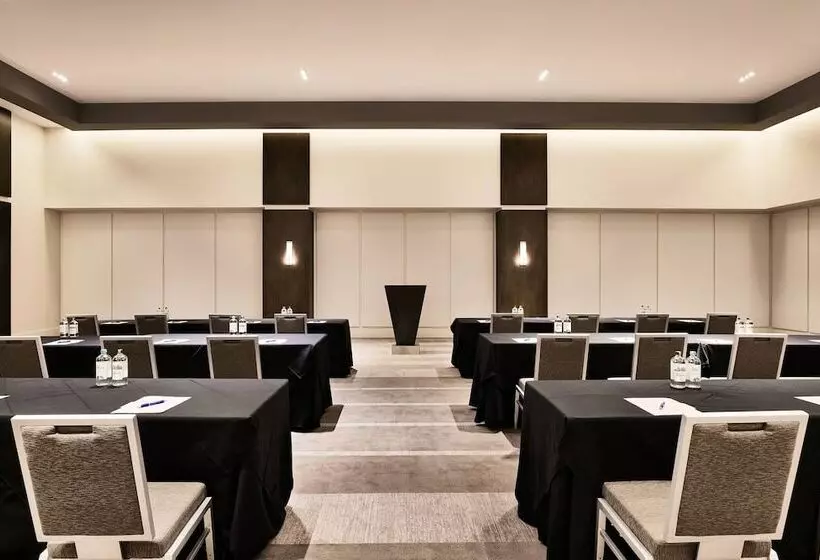 Отель Adero Scottsdale Resort, Autograph Collection