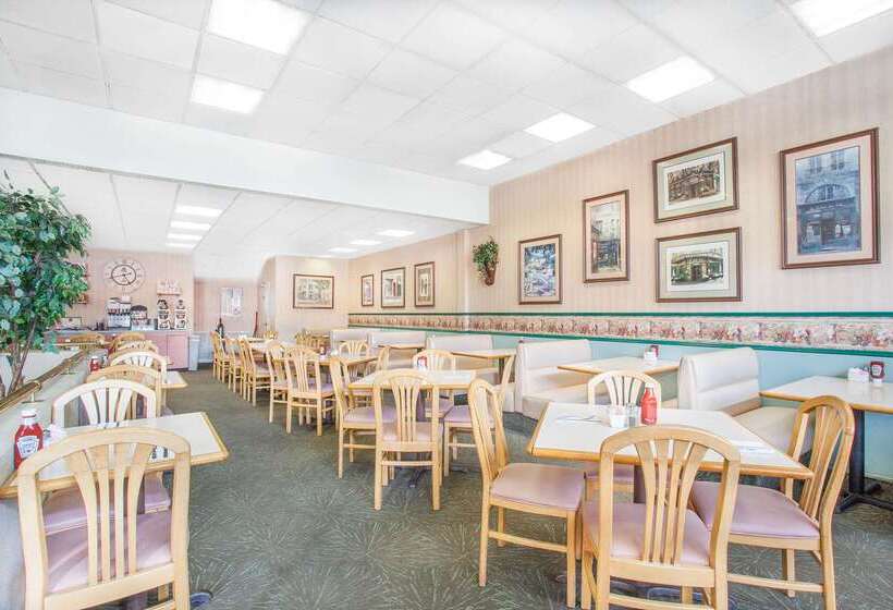 هتل Howard Johnson By Wyndham Atlantic City