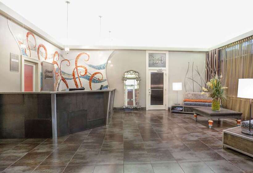 هتل Howard Johnson By Wyndham Atlantic City