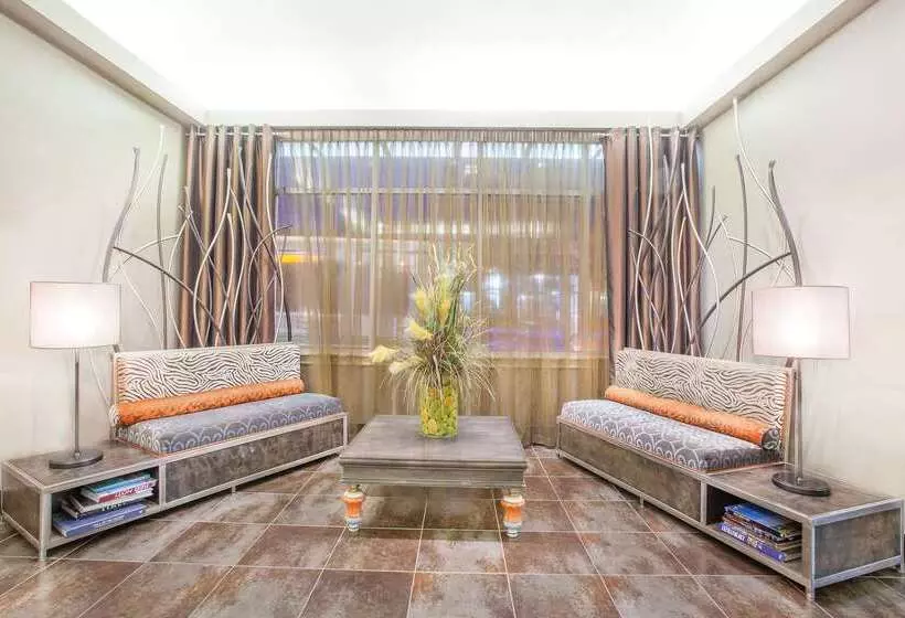 Отель Howard Johnson By Wyndham Atlantic City