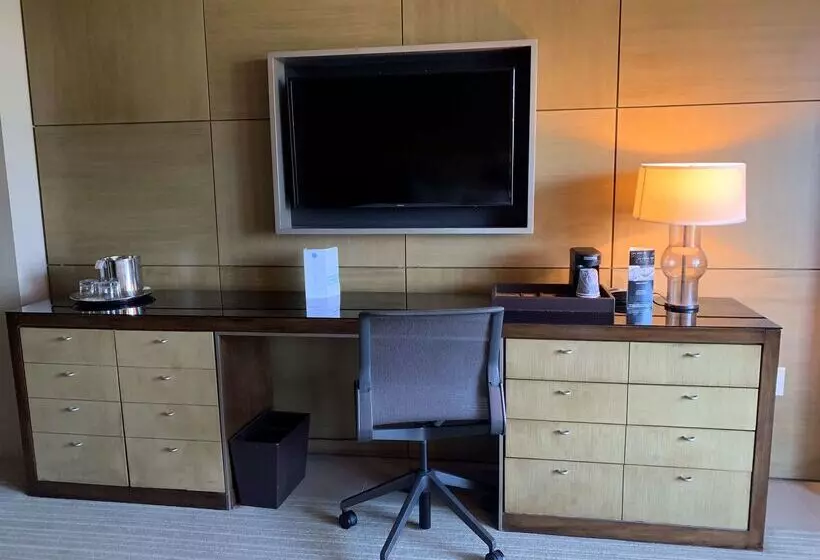 Hotelli La Jolla Curio Collection By Hilton