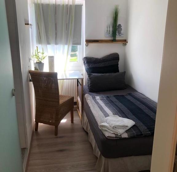 Lazarus Hotel & Restaurant