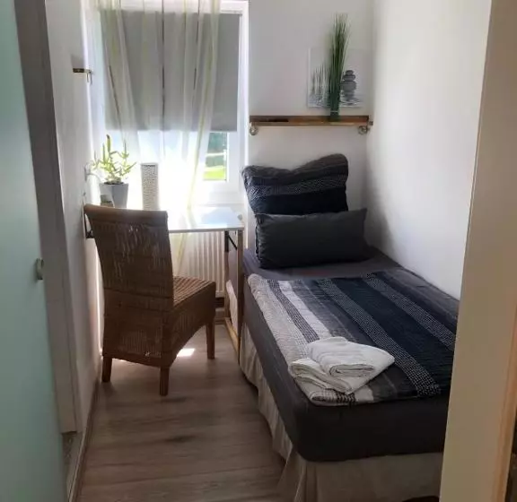 Lazarus Hotel & Restaurant