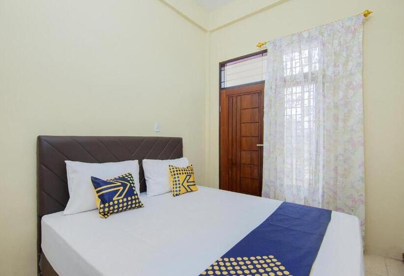 Spot On 2076 Hotel Stadion