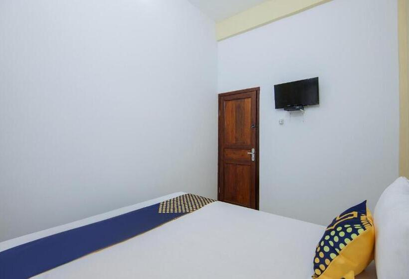 Spot On 2076 Hotel Stadion