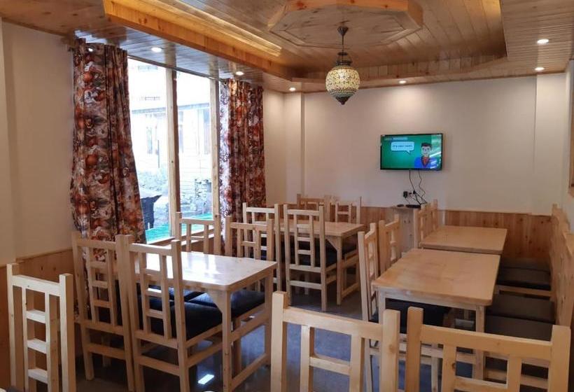 בית מלון כפרי Nehru Kund Heights By Jitainn