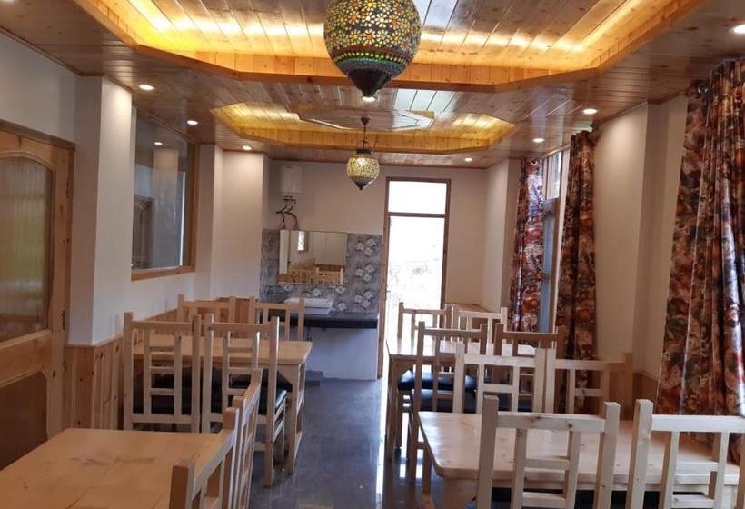 בית מלון כפרי Nehru Kund Heights By Jitainn